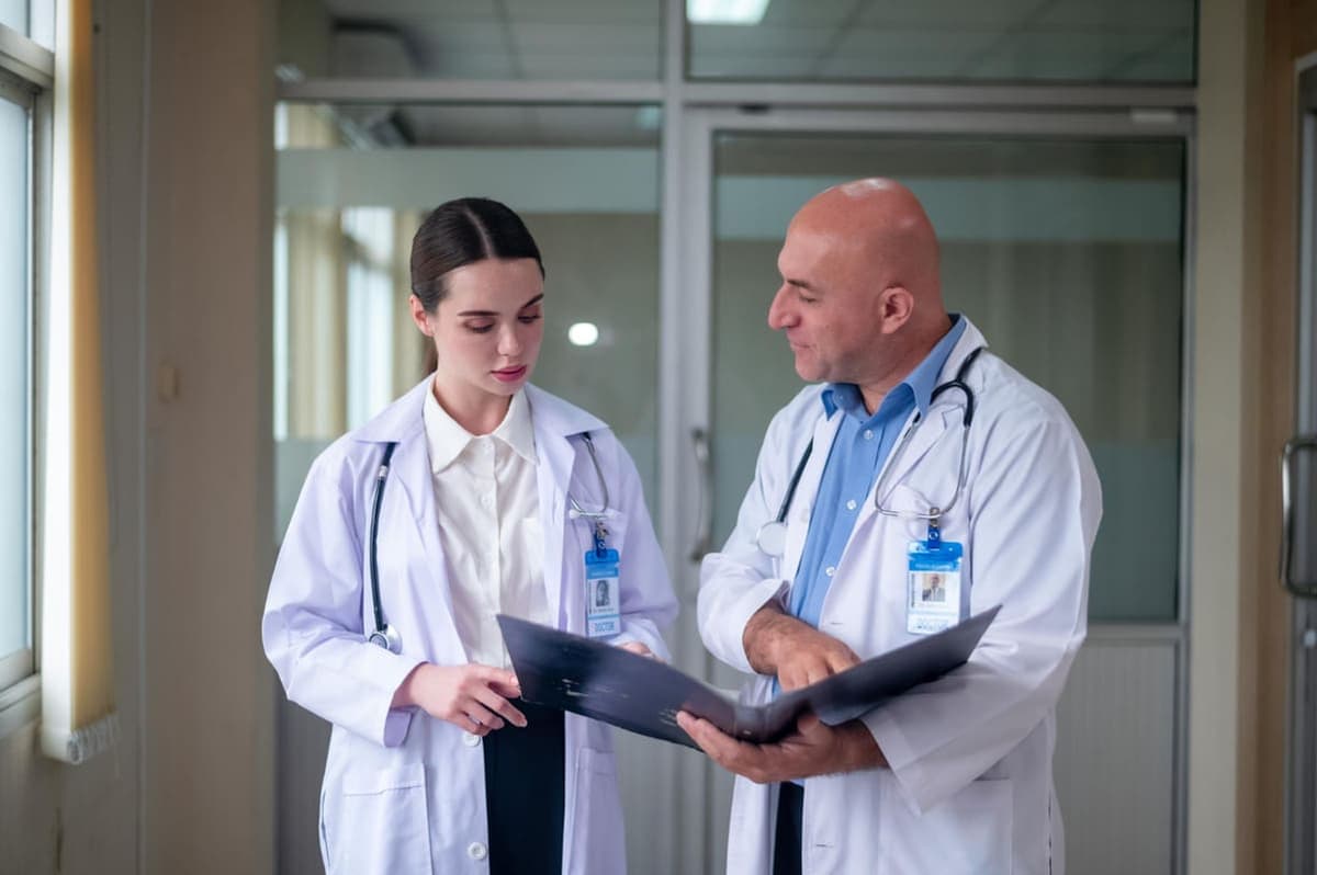 Médecins en discussion